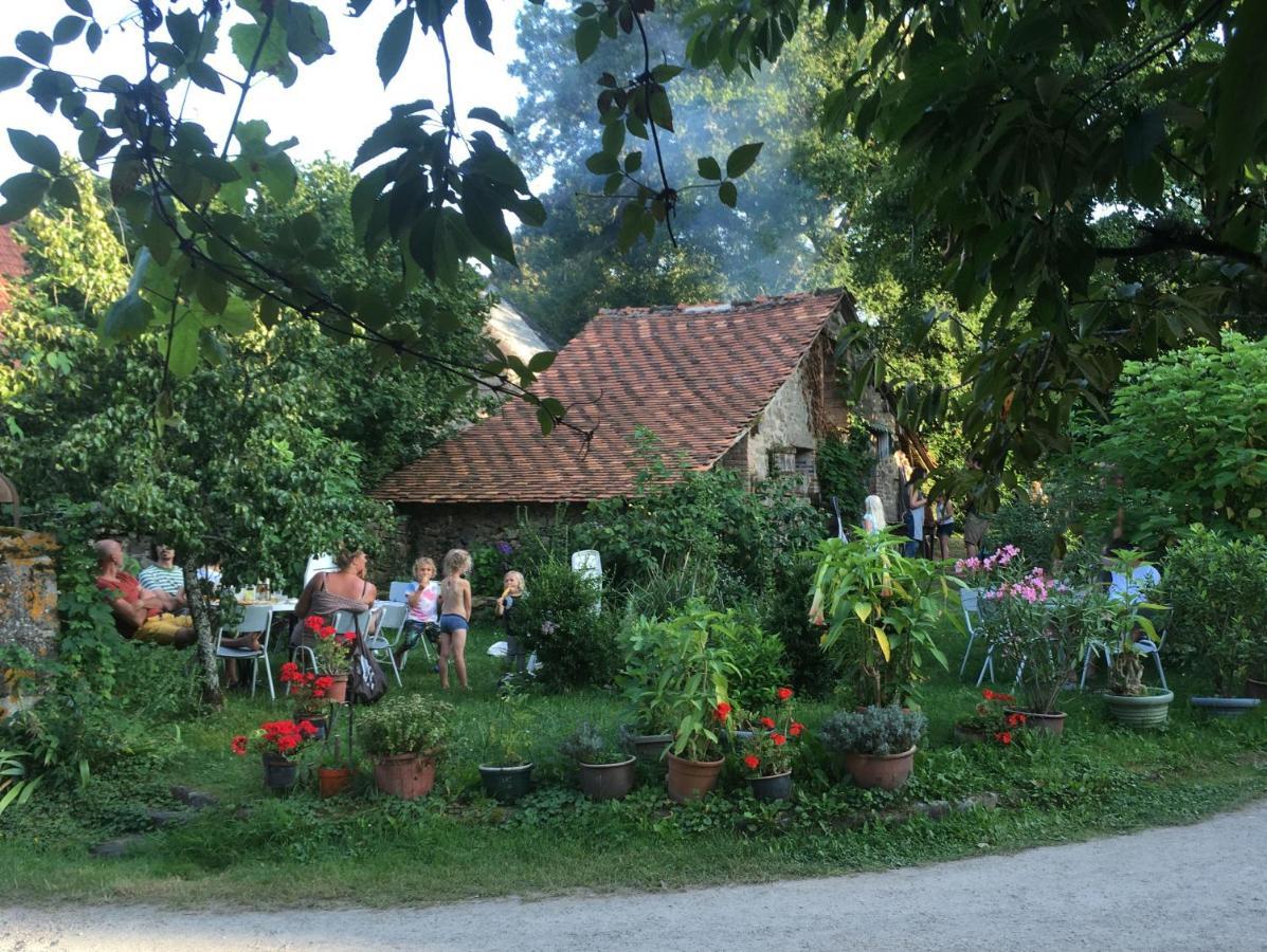 Lovely Rural And Quiet Farmhouse With Natural Swimming Lake Parsac Экстерьер фото